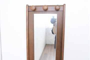 中古　カリモク家具(karimoku)　レトロな佇まいが魅力的なミラー付き傘立て(ホールスタンド、アンブレラスタンド、帽子掛け、ハンガーラック、店舗什器)(R-084520)