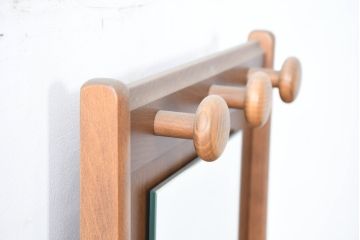 中古　カリモク家具(karimoku)　レトロな佇まいが魅力的なミラー付き傘立て(ホールスタンド、アンブレラスタンド、帽子掛け、ハンガーラック、店舗什器)(R-084520)