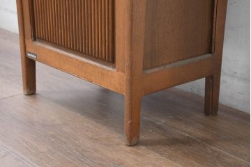 中古　カリモク家具(karimoku)　レトロな佇まいが魅力的なミラー付き傘立て(ホールスタンド、アンブレラスタンド、帽子掛け、ハンガーラック、店舗什器)(R-084520)