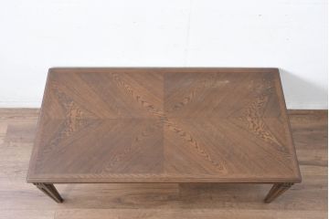 中古　美品　カリモク家具　domani(ドマーニ)　QUEENS LIFE(クイーンズライフ)　脚に施された彫りの装飾がさりげないアクセントのクラシックなセンターテーブル(ローテーブル、コンソールテーブル)(定価約21万円)(R-084521)