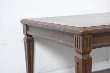 中古　美品　カリモク家具　domani(ドマーニ)　QUEENS LIFE(クイーンズライフ)　脚に施された彫りの装飾がさりげないアクセントのクラシックなセンターテーブル(ローテーブル、コンソールテーブル)(定価約21万円)(R-084521)