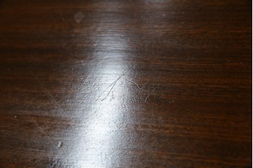 イギリスアンティーク　小振りサイズ!!エレガントな曲線を描く猫脚が優雅さを高めるガラスキャビネット　(R-084522)