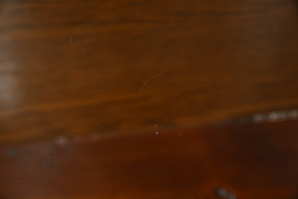 イギリスアンティーク　小振りサイズ!!エレガントな曲線を描く猫脚が優雅さを高めるガラスキャビネット　(R-084522)