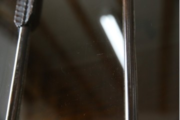 イギリスアンティーク　小振りサイズ!!エレガントな曲線を描く猫脚が優雅さを高めるガラスキャビネット　(R-084522)