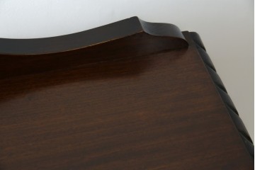 イギリスアンティーク　小振りサイズ!!エレガントな曲線を描く猫脚が優雅さを高めるガラスキャビネット　(R-084522)