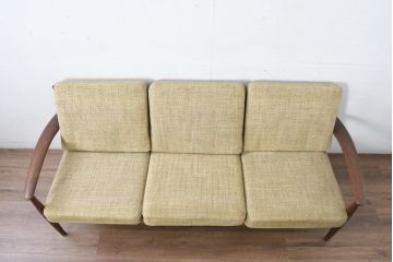 デンマークビンテージ　France&Son(フランス&サン)　Grete Jalk(グレーテ・ヤルク)デザイン　Model.118　チーク材　3人掛けソファ　(R-084523)