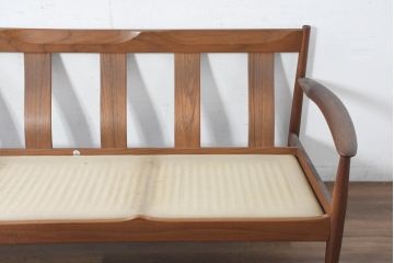 デンマークビンテージ　France&Son(フランス&サン)　Grete Jalk(グレーテ・ヤルク)デザイン　Model.118　チーク材　3人掛けソファ　(R-084523)