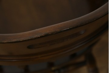 中古　飛騨産業　キツツキ　穂高シリーズ　木のぬくもりを感じるアームチェア　定価約8万5千円　(R-084526)