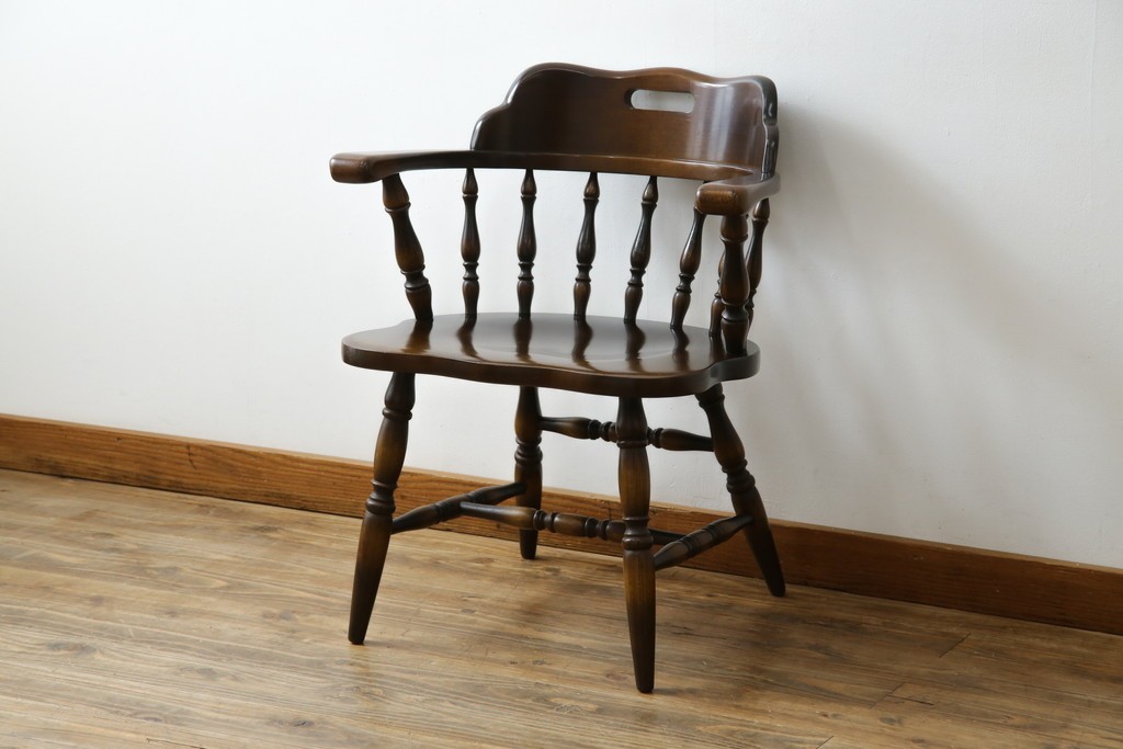 中古　飛騨産業　キツツキ　穂高シリーズ　木のぬくもりを感じるアームチェア　定価約8万5千円　(R-084526)