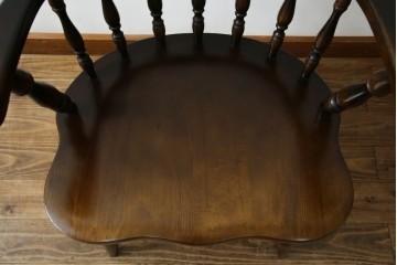 中古　飛騨産業　キツツキ　穂高シリーズ　木のぬくもりを感じるアームチェア　定価約8万5千円　(R-084526)