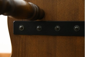 中古　飛騨産業　キツツキ　穂高シリーズ　木のぬくもりを感じるアームチェア　定価約8万5千円　(R-084526)