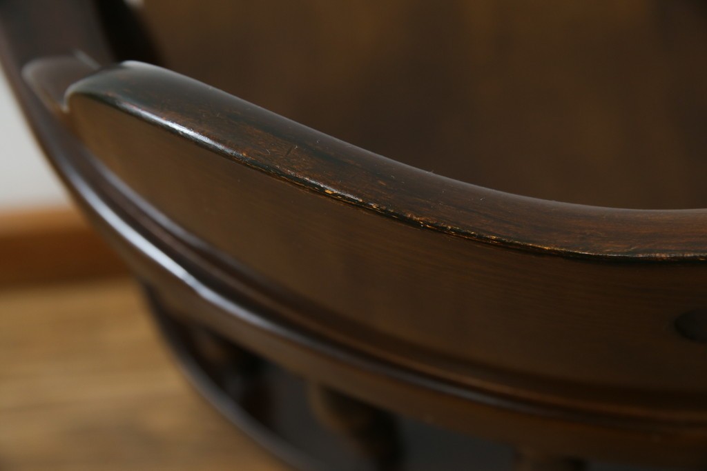 中古　飛騨産業　キツツキ　穂高シリーズ　木のぬくもりを感じるアームチェア　定価約8万5千円　(R-084526)