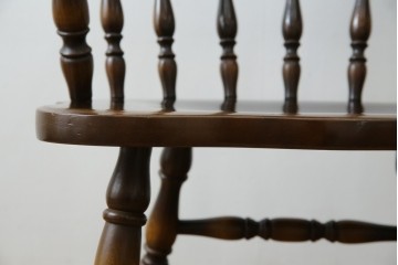 中古　飛騨産業　キツツキ　穂高シリーズ　木のぬくもりを感じるアームチェア　定価約8万5千円　(R-084526)