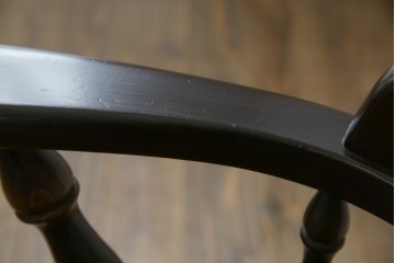 中古　飛騨産業　キツツキ　穂高シリーズ　木のぬくもりを感じるアームチェア　定価約8万5千円　(R-084526)