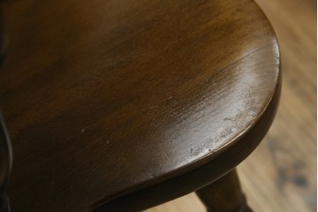 中古　飛騨産業　キツツキ　穂高シリーズ　木のぬくもりを感じるアームチェア　定価約8万5千円　(R-084526)