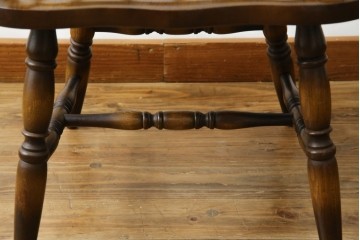 中古　飛騨産業　キツツキ　穂高シリーズ　木のぬくもりを感じるアームチェア　定価約8万5千円　(R-084526)