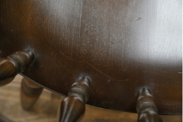 中古　飛騨産業　キツツキ　穂高シリーズ　木のぬくもりを感じるアームチェア　定価約8万5千円　(R-084526)