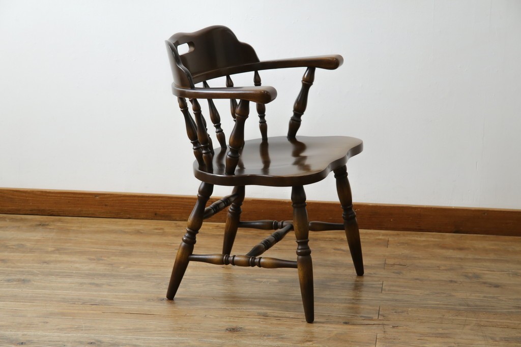 中古　飛騨産業　キツツキ　穂高シリーズ　木のぬくもりを感じるアームチェア　定価約8万5千円　(R-084526)