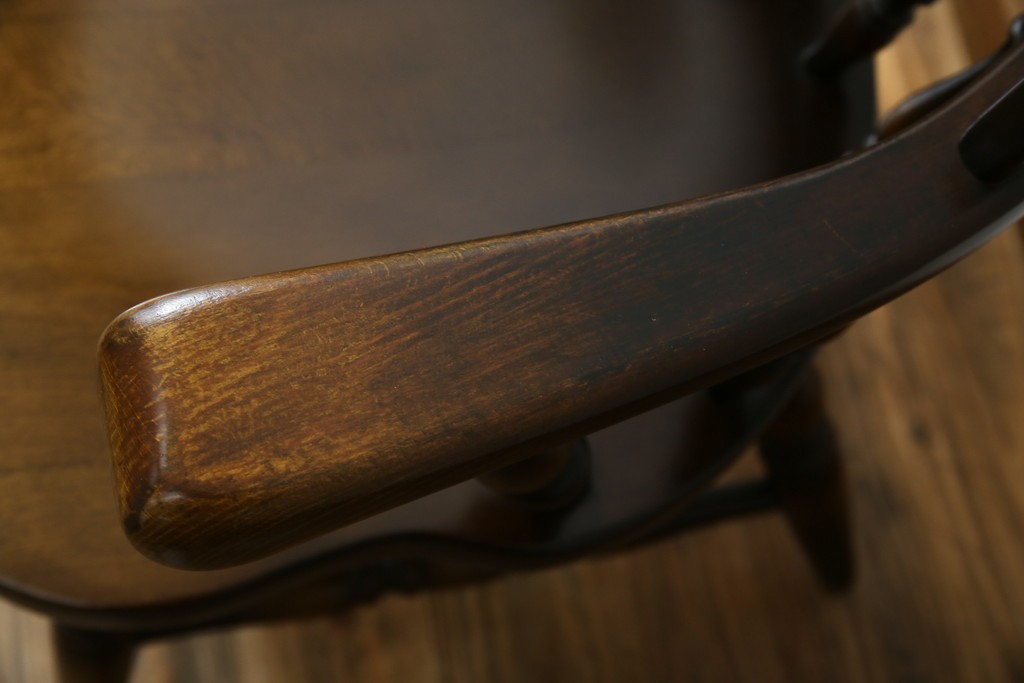 中古　飛騨産業　キツツキ　穂高シリーズ　木のぬくもりを感じるアームチェア　定価約8万5千円　(R-084526)