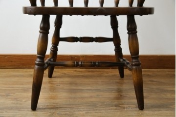 中古　飛騨産業　キツツキ　穂高シリーズ　木のぬくもりを感じるアームチェア　定価約8万5千円　(R-084526)