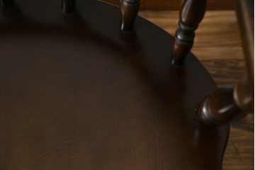 中古　飛騨産業　キツツキ　穂高シリーズ　木のぬくもりを感じるアームチェア　定価約8万5千円　(R-084526)