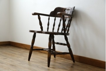 中古　飛騨産業　キツツキ　穂高シリーズ　木のぬくもりを感じるアームチェア　定価約8万5千円　(R-084526)