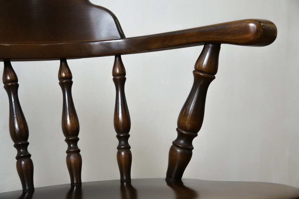 中古　飛騨産業　キツツキ　穂高シリーズ　木のぬくもりを感じるアームチェア　定価約8万5千円　(R-084526)