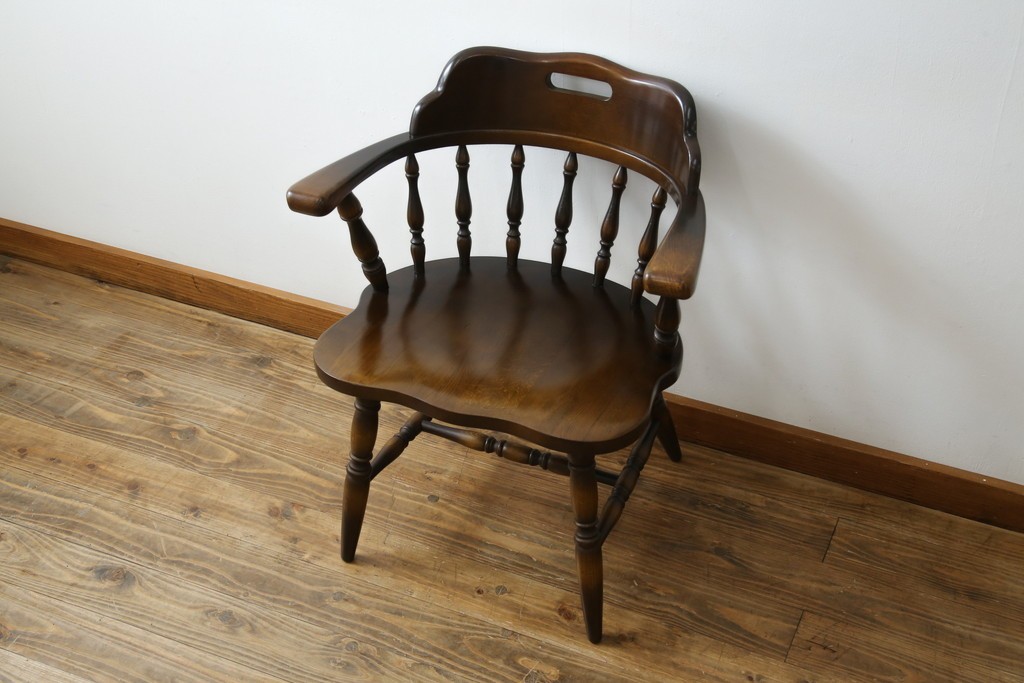 中古　飛騨産業　キツツキ　穂高シリーズ　木のぬくもりを感じるアームチェア　定価約8万5千円　(R-084526)