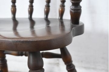 中古　飛騨産業　キツツキ　穂高シリーズ　木のぬくもりを感じるアームチェア(キャプテンチェア、ダイニングチェア、板座チェア、イス、椅子)(定価約8万5千円)(R-084526)