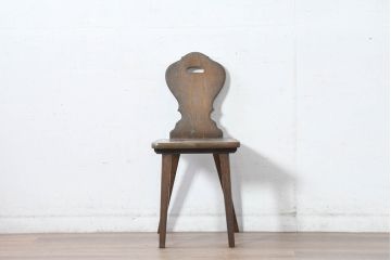 中古　横浜クラシック家具　ノックオンウッド(knockonwood)　Hand Made　コロニアルシリーズ　背板のデザインが目を惹くチェア(ダイニングチェア、板座チェア)(定価約5万円)(R-084527)