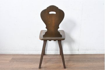 中古　横浜クラシック家具　ノックオンウッド(knockonwood)　Hand Made　コロニアルシリーズ　背板のデザインが目を惹くチェア(ダイニングチェア、板座チェア)(定価約5万円)(R-084527)