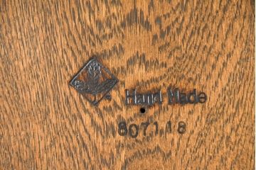 中古　横浜クラシック家具　ノックオンウッド(knockonwood)　Hand Made　コロニアルシリーズ　背板のデザインが目を惹くチェア(ダイニングチェア、板座チェア)(定価約5万円)(R-084527)