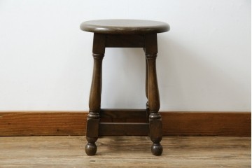 中古　横浜クラシック家具　ノックオンウッド(knockonwood)　Hand Made　重厚感のあるスツール　(R-084528)