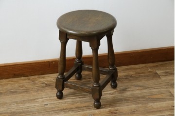 中古　横浜クラシック家具　ノックオンウッド(knockonwood)　Hand Made　重厚感のあるスツール　(R-084528)