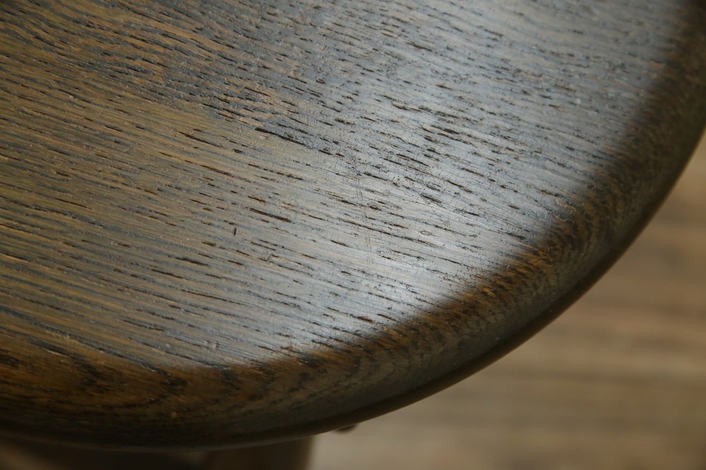 中古　横浜クラシック家具　ノックオンウッド(knockonwood)　Hand Made　重厚感のあるスツール　(R-084528)