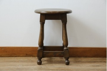 中古　横浜クラシック家具　ノックオンウッド(knockonwood)　Hand Made　重厚感のあるスツール　(R-084528)