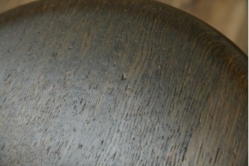 中古　横浜クラシック家具　ノックオンウッド(knockonwood)　Hand Made　重厚感のあるスツール　(R-084528)