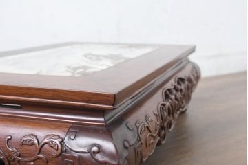 中古　上手物!!　花梨(カリン)材　龍透かし　大理石と天板彫刻が見事な花台　(R-084531)