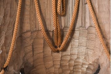 【簡易リペア限定品】　和製ビンテージ　特大サイズ!!　高さ約45cm　神代杉　魂を射抜く眼光が目を惹かれる玉眼入り般若の木彫り　(R-084532)