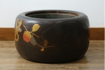 アンティーク雑貨　昭和初期　桐材　蒔絵・螺鈿　柿の図柄が目を引く刳り貫き火鉢　(R-084533)