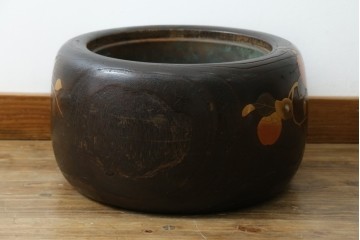 アンティーク雑貨　昭和初期　桐材　蒔絵・螺鈿　柿の図柄が目を引く刳り貫き火鉢　(R-084533)