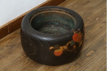 アンティーク雑貨　昭和初期　桐材　蒔絵・螺鈿　柿の図柄が目を引く刳り貫き火鉢　(R-084533)