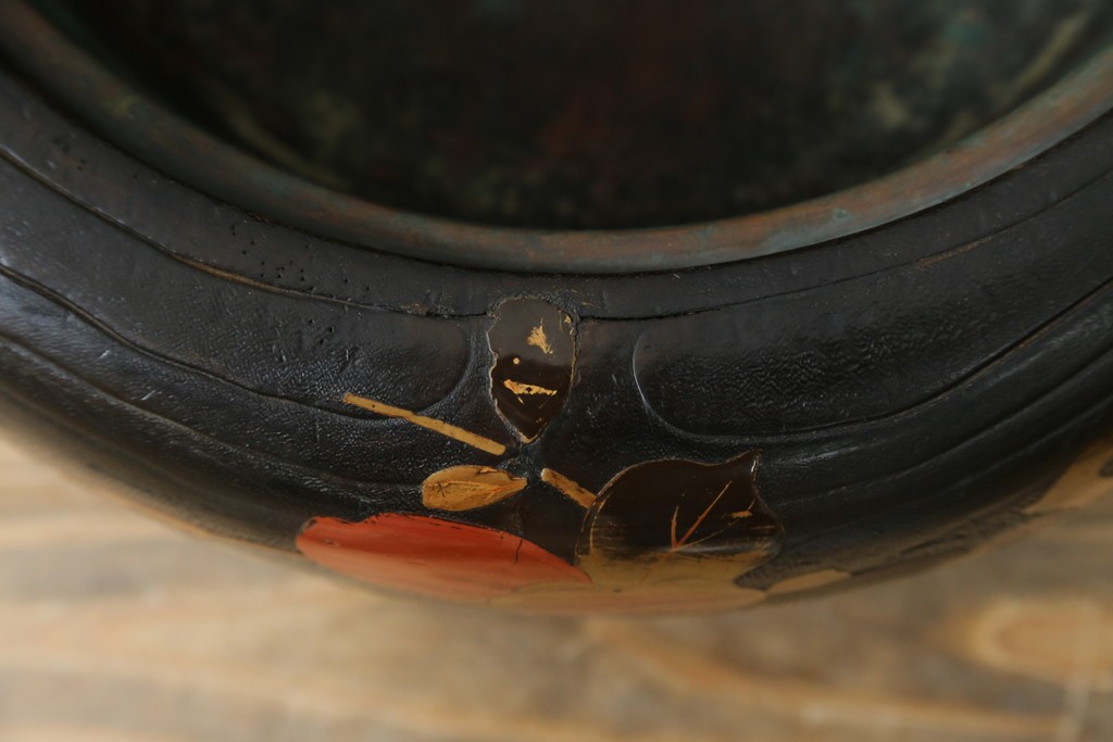 アンティーク雑貨　昭和初期　桐材　蒔絵・螺鈿　柿の図柄が目を引く刳り貫き火鉢　(R-084533)