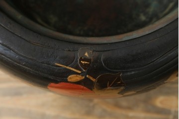 アンティーク雑貨　昭和初期　桐材　蒔絵・螺鈿　柿の図柄が目を引く刳り貫き火鉢　(R-084533)