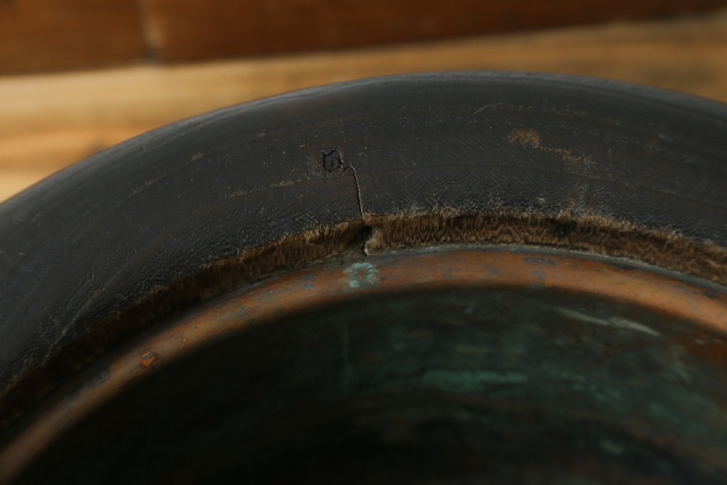 アンティーク雑貨　昭和初期　桐材　蒔絵・螺鈿　柿の図柄が目を引く刳り貫き火鉢　(R-084533)