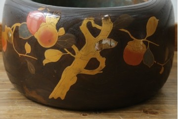 アンティーク雑貨　昭和初期　桐材　蒔絵・螺鈿　柿の図柄が目を引く刳り貫き火鉢　(R-084533)