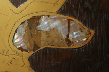 アンティーク雑貨　昭和初期　桐材　蒔絵・螺鈿　柿の図柄が目を引く刳り貫き火鉢　(R-084533)