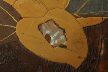 アンティーク雑貨　昭和初期　桐材　蒔絵・螺鈿　柿の図柄が目を引く刳り貫き火鉢　(R-084533)