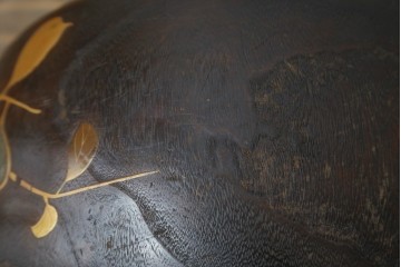 アンティーク雑貨　昭和初期　桐材　蒔絵・螺鈿　柿の図柄が目を引く刳り貫き火鉢　(R-084533)