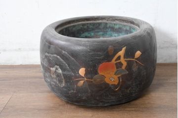 アンティーク雑貨　昭和初期　桐材　蒔絵・螺鈿　柿の図柄が目を引く刳り貫き火鉢(木製火鉢、手あぶり)(R-084533)